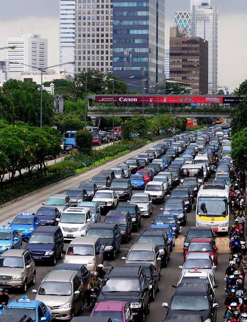 5 Environmental Quality and Management Capacity Density of motor vehicles in Thamrin, Jakarta, Every day growth New cars in Jakarta around 1,200 units and 2,800 units of motorcycles