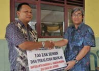 Pada triwulan I 2013 ini, PT Semen Padang menyalurkan dana Program Kemitraan (PK) kepada 288 UMKM yang terdiri dari 219 UMKM baru, dan 69 UMKM program lanjutan dengan nilai total penyaluran sebanyak