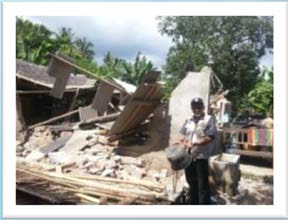 UPAYA PERBAIKAN DARURAT Upaya pembersihan puing puing reruntuhan rumah yang roboh dan segera membuat