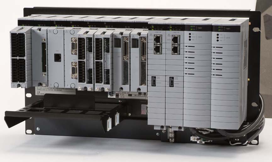 Hardware Description - FCS Tampilan luar dari FFCS-L (AFV1) SLOT 1 ~ SLOT 8 Vnet/IP EC41 ESB bus