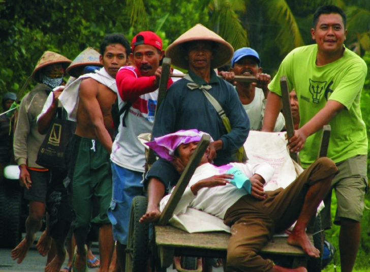 8 Penutup Patut disyukuri bahwa seluruh proses pelatihan dalam Gladi Tsunami ini berjalan dengan lancar.