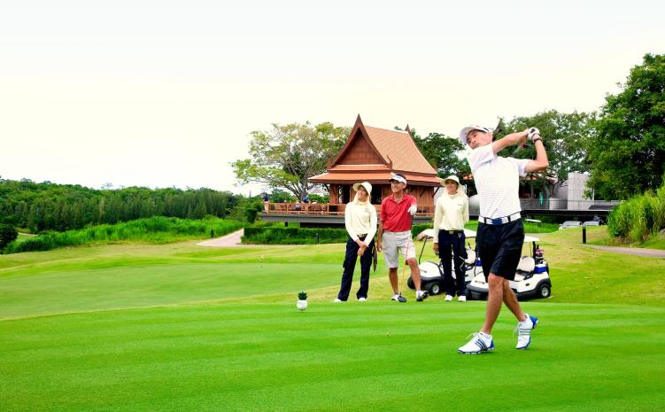 Peserta Indonesia Ramaikan Thailand Golf Travel Mart TAT, Jakarta Menyaksikan langsung turnamen golf di Thailand memberikan sensasi tersendiri bagi penikmat olahraga yang satu ini.