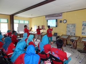Septebmber 2016 bagi MAN 1 Lampung Barat, dan 29 Septebmber 2016 untuk SD N Gunung Sugih dengan bertempat di gedung aula UPT Loka Uji Teknik Penambangan dan Mitigasi Bencana Liwa.