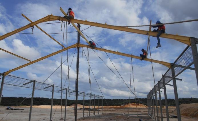 Update Proyek Infrastruktur Perseroan 2014 (2) Pembangunan Pabrik Kelapa Sawit di PKU Tujuan Diversifikasi melalui usaha kelapa sawit Target