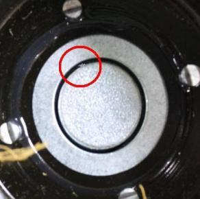 Penurunan Iron Chip pada Produk Speaker dengan Model DMAIC dan chrome. Serpihan magnet ini berasal dari komponen magnet sendiri sedangkan chrome berasal dari top plate dan yoke.