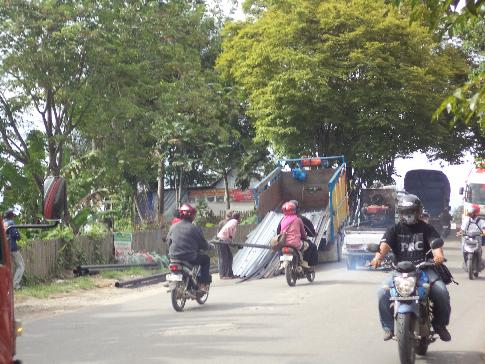 Dari kesimpulan adanya kecelakaan tersebut pihak Sat Laka Lantas Kota Samarinda merekomendasikan untuk dilakukan penurunan ketinggian pada tanjakan Jalan M.T. Haryono.