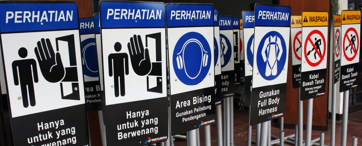 1 PENDAHULUAN PT Safety Sign Indonesia adalah perusahaan yang bergerak dalam bidang perencanaan, produksi, dan instalasi rambu-rambu kesehatan dan keselamatan kerja di Indonesia yang mengacu pada