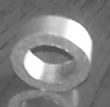 Batang penggerak mengubah gerakan bolak-balik menjadi gerakkan putaran melalui poros engkol dan roda penggerak Pada umumnya batang penggerak dibuat dari campuran baja, pada bagian atas terdapat