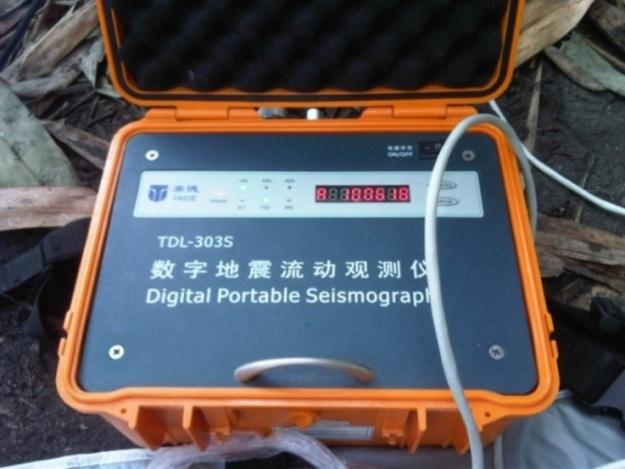 Seismometer tipe TDV-23S; (c) Dimensi seismometer tipe TDV-23S; (d)