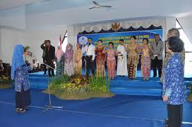 PSIKOLOG adalah lulusan pendidikan profesi yang berkaitan dengan praktik psikologi dengan Indonesia latar belakang pendidikan Sarjana Psikologi lulusan program pendidikan tinggi psikologi strata 1