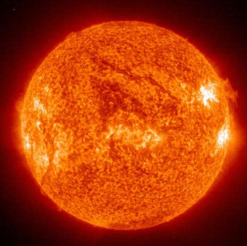 dan merah. Jadi matahari kita bukanlah bintang yang paling panas. Planet Luar dan Planet Dalam Delapan planet dalam tata surya kita dikelompokkanmenjadi dua, yaitu planet luar dan planet dalam.