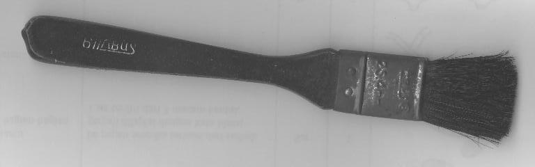Gb 8 5) Pinset, adalah alat penjepit benang yang dipakai untuk memasukkan benang pada lubang jarum mesin obras Gb 9 6) Pendedel, adalah alat yang dipakai untuk