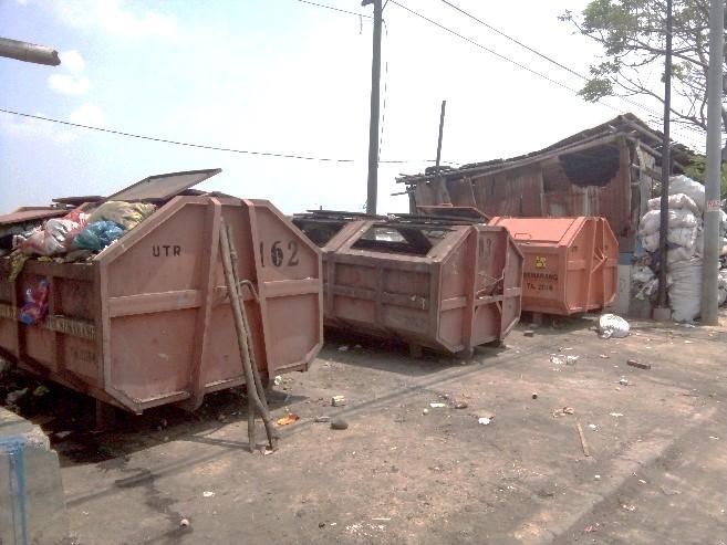 Sedangkan untuk TPS yang terdapat di RW 2 merupakan TPS Kelurahan yang melayani sampah warga Tanjung Mas termasuk warga RW 5, 6, 7 dan 8. Gambar 4.