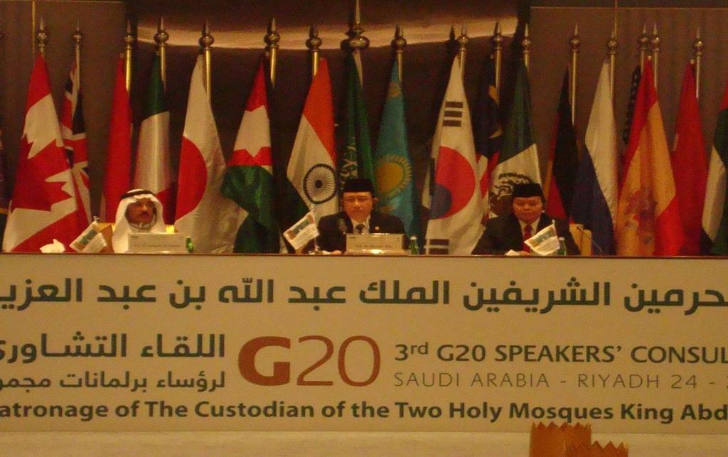 Gambar 5 : Ketua DPR-RI/Ketua Delri sedang memimpin Sesi 5 The Third G-20 Speakers Consultation.