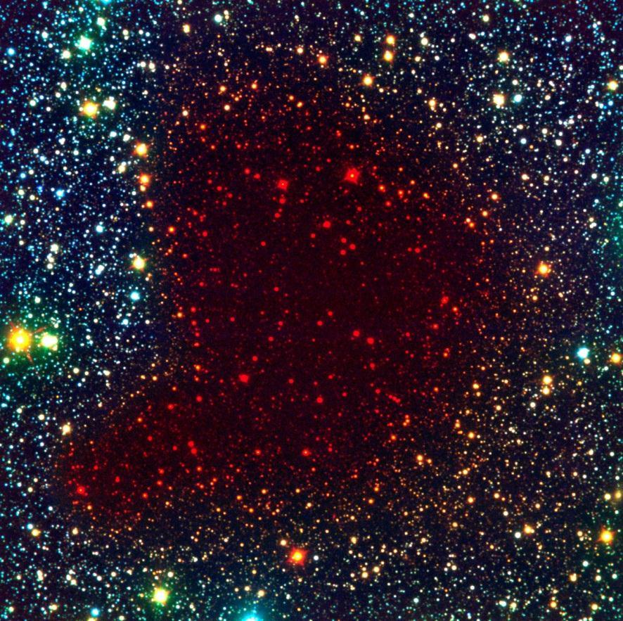 bintang-bintang di belakangnya mulai terkuak, sehingga ketika foto-foto tersebut digabungkan diperoleh gambar foto nebula Barnard 68 seperti di bawah ini (kredit : ESO) Warna yang tampak di sebut