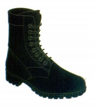 Gb. 96 : Sepatu PDL Pria dan Wanita 1. Bentuk tinggi/lars dan pakai tali 2. Warna hitam 3. Bahan kulit dengan struktur kulit jeruk 4.