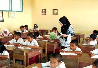 Tahun 2014 Kecamatan Pangkalan Kuras memiliki sarana pendidikan negeri dan swasta yaitu 13 unit sekolah TK, 15 unit Sekolah Dasar, 3 Sekolah Menengah Pertama (SMP), serta 2 Sekolah