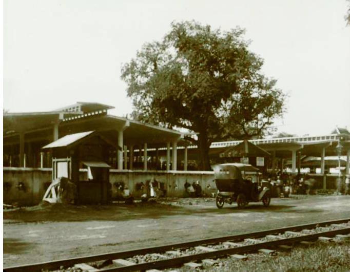 Foto bangunan kuno Pasar Peterongan tahun 1929.