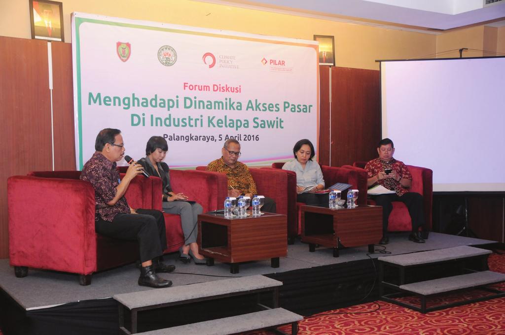 Dialog bisnis menghadapi dinamika akses pasar di industri kelapa sawit yang diselenggarakan oleh Gabungan Pengusaha Kelapa Sawit Indonesia (GAPKI), Dinas Perkebunan Propinsi Kalimantan Tengah, CPI,