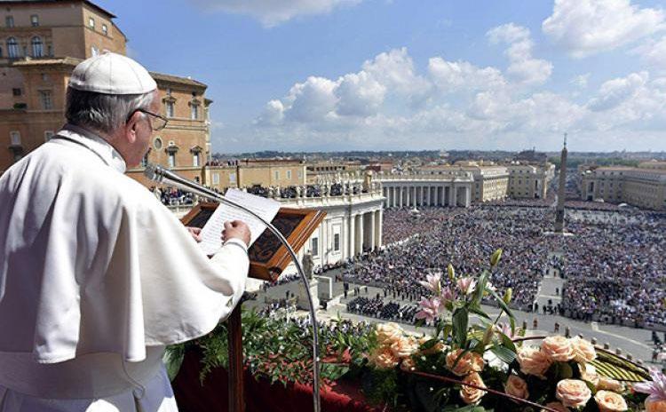 Pesan Paskah Paus Fransiskus langkah semua orang yang bekerja untuk keadilan dan perdamaian.