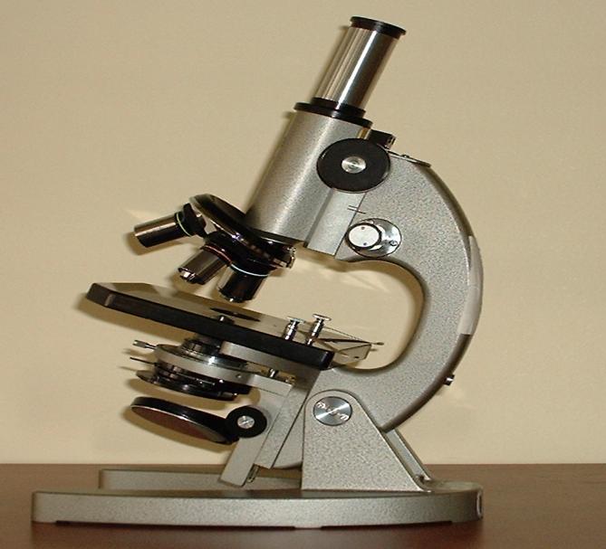 2.3. CARA MENGGUNAKAN MIKROSKOP Pernahkah kamu melihat mikroskop? Apa kegunaan mikroskop? Tahukah kamu nama-bagian-bagian dari suatu mikroskop?