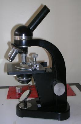 Mikroskop Mikroskop Mikroskop Gb.1.8. Ragam tipe mikroskop Mikroskop trinokuler 2.