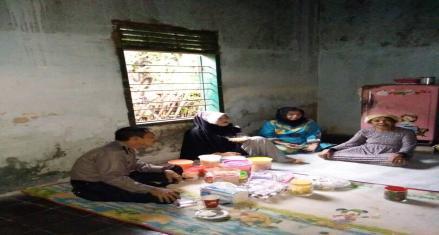 Setiawan melaksanakan pengaturan lalin di depan SPBU Tarahan SAT BIMNAS RES