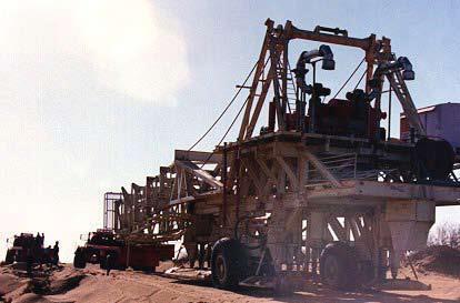 Gambar 44 3.5 Drilling mast 2. Portable Mast, tipe ini mendirikannya dilakukan dalam satu unitpenuh. Jenis menara ini dapat dengan cepat dibongkar dan dipasang kembali serta mudah untuk di transport.
