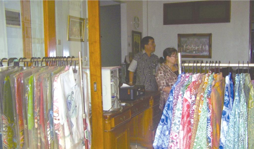 Foto 28. Showroom Batik Dalam kurun dua tahun mengalami perkembangan berdiri Persatoean Peroesahaan Batik Boemipoetra Soerakarta (PPBBS) tahun 1935.