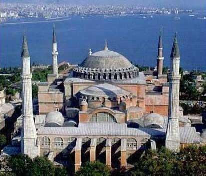 masjid bergaya Ottoman. Gambar 2.11 Hagia Sophia 4.