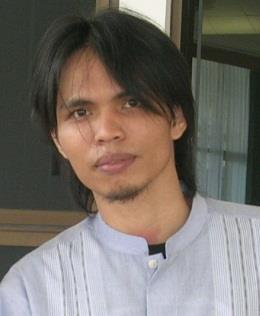 Biografi Penulis. Junindar Lahir di Tanjung Pinang, 21 Juni 1982. Menyelesaikan Program S1 pada jurusan Teknik Inscreenatika di Sekolah Tinggi Sains dan Teknologi Indonesia (ST-INTEN-Bandung).