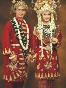 Pakaian Adat Lampung PAKAIAN ADAT BANGKA BELITUNG Pakaian pengantin tradisional Bangka Belitung biasa disebut dengan nama Paksian.