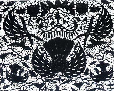 batik khusus dengan motif yang mengandung sawat (sayap burung garuda), motif Parang Rusak, motif Udan Liris, Motif Cemukan,