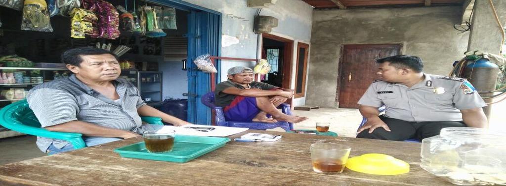 Bhabin Kampung Tanjung Bulan Bripka Robby Haryono menyampaikan pesan-pesan kamtibmas