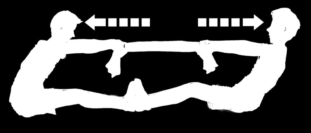 hadapan kedua kaki lurus dan kedua telapak kaki saling menempel (rapat), kedua lengan lurus saling memegang handuk, panda-ngan ke depan