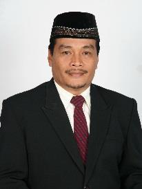 Profil Penulis PROFIL PENULIS Dr. Ir. H. Darwis, MSc alias Darwis Panguriseng, lahir di Cakke Kabupaten Enrekang, 31 Desember 1961. Adalah putera ketiga dari Bapak H.A.Panguriseng dan Ibu Hj. Djawi.