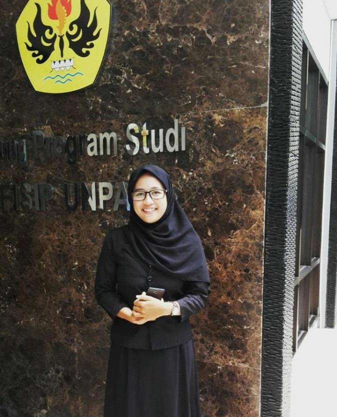 Nama : Novi Rahmawati Umur : 23 Tahun Jenis Kelamin : Perempuan 1. Saya Mahasiswa Universitas Pasundan Bandung 2. Saya sudah menonton filmnya 3.