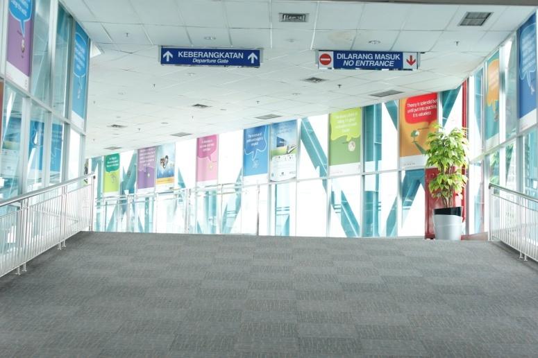 Tidak hanya jadwal operasional saja bertambah, namun kini stasiun kereta api Medan juga dipadati dengan para penumpang yang bertujuan ke bandara Kuala Namu.