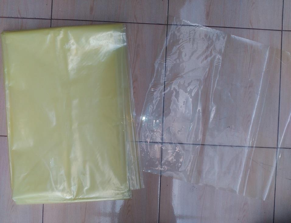 28 3.2.7. Bagging film Bagging film yaitu plastik film yang sudah memiliki kandungan wax/lilin sehingga tidak lengket pada produk/mudah di lepas.
