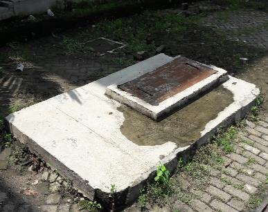 5.6.1 Kondisi Umum Pada Rumah Susun Gunungsari Kota Surabaya membagi 2 saluran air buangan, yaitu untuk black water dari WC ke tangki septik dan grey water dari dapur dan floor drain