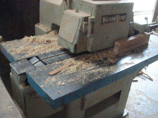 4.1Proses Pembuatan Recycled wood - Kayu-kayu bekas dikumpulkan dari sisa
