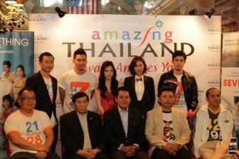 Dalam kesempatan tersebut kami turut mengundang pembeli paket wisata ke Thailand di bulan Juli serta beberapa teman-teman yang merupakan pecinta film Thailand di online social media untuk