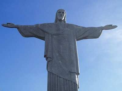 3. Patung Kristus Penebus (bahasa Portugis: Cristo Redentor) adalah patung Yesus Kristus dengan gaya arsitektur Art Deco terbesar dan terdapat di Rio de Janeiro, Brasil.