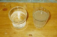 Blower Udara : Gambar 6 : Air limbah sebelum diolah (kanan) dan air hasil olahan (kiri). 4.2 
