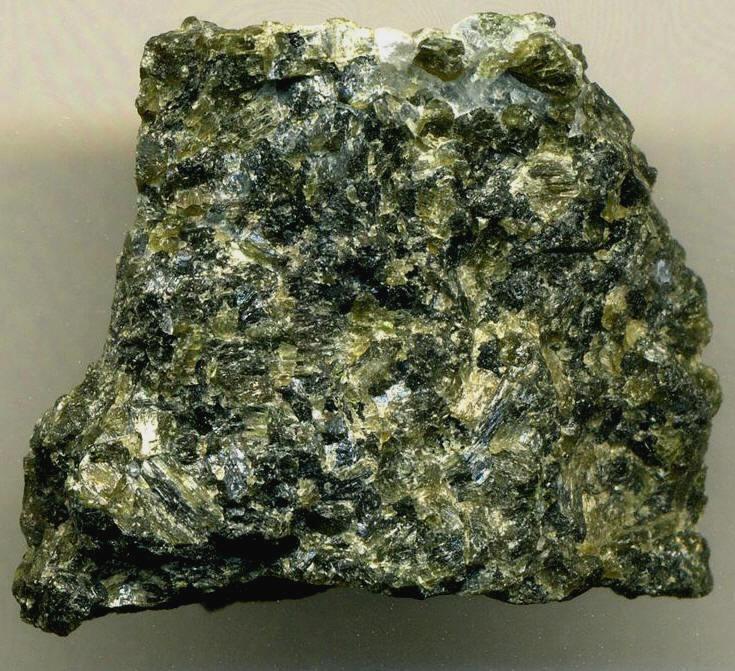 Harzburgite melainkan nama untuk kejadian di Pegunungan Harz Jerman. Biasanya berisi persen spinel kromium kaya beberapa mineral sebagai aksesori.