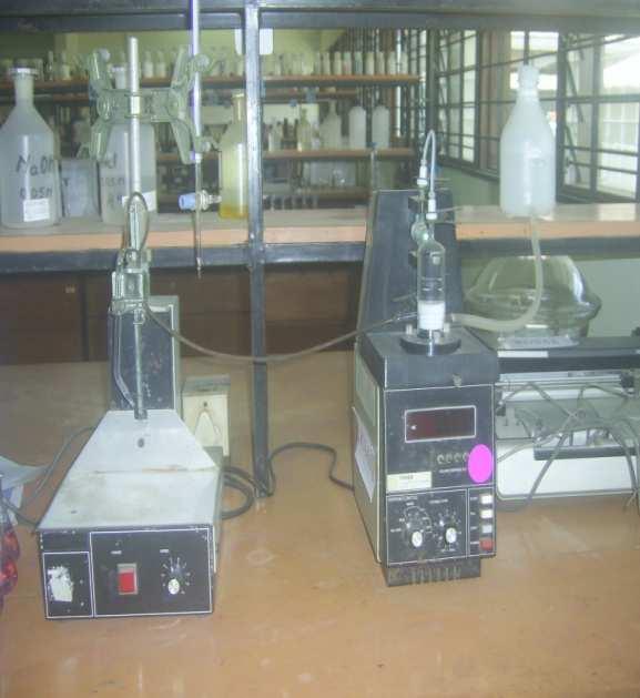 3 Alat analisis kadar Nitrogen a) Alat destilasi Kjeltec 2200; b) Alat titrimetri Fisher 3.3.1.3. Analisis Kadar Fosfor Salah satu cara yang dapat dilakukan untuk penentuan kadar fosfor adalah menggunakan spektrofotometer UV.