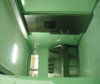 95 b) Pintu antara Ruang Scrub-up dengan Ruang operasi Gambar 4.