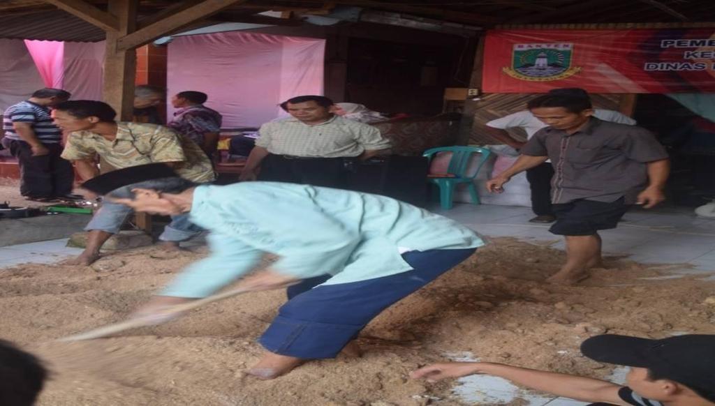 Pembinaan Teknis Budidaya Jamur Tiram di Kelompok Vina Sari Desa