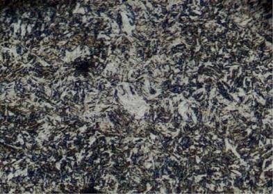 Martensit terbentuk pada saat dilakukan pendinginan cepat (air) dari fasa austenite >727 C menjadi suhu kamar martensit, M 0 200 C.