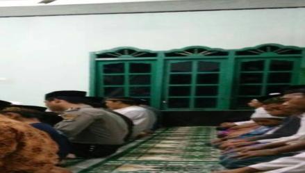 Baitul jannah jamaah sebanyak 53 orang imam sholat tarawe ustat suntara saptu tanggal 03 juni 2017,jam 20.